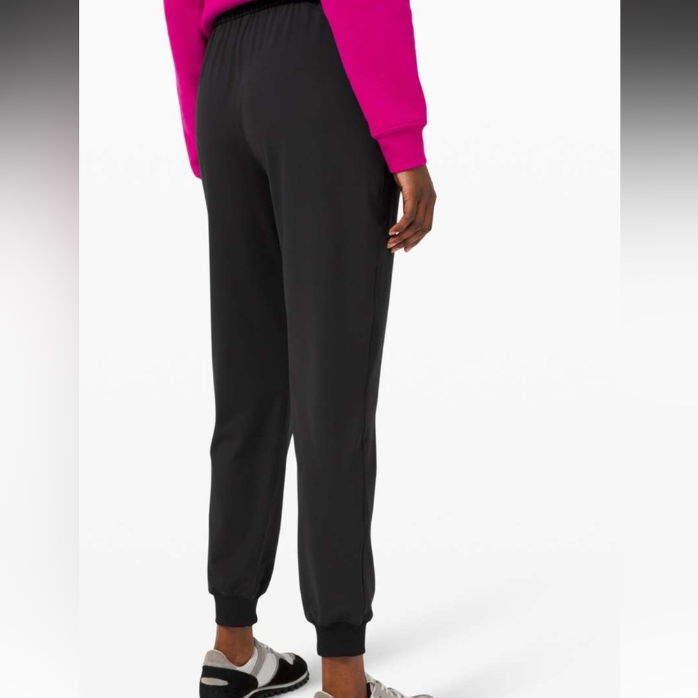 Lululemon Keep Moving Jogger in Black - Picture 5 of 8